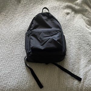 Girlfriend collective back pack